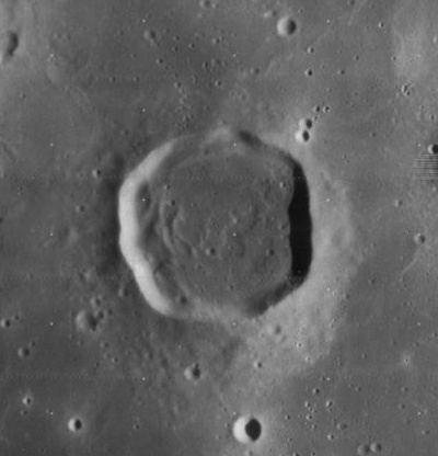 Lassell (lunar crater)