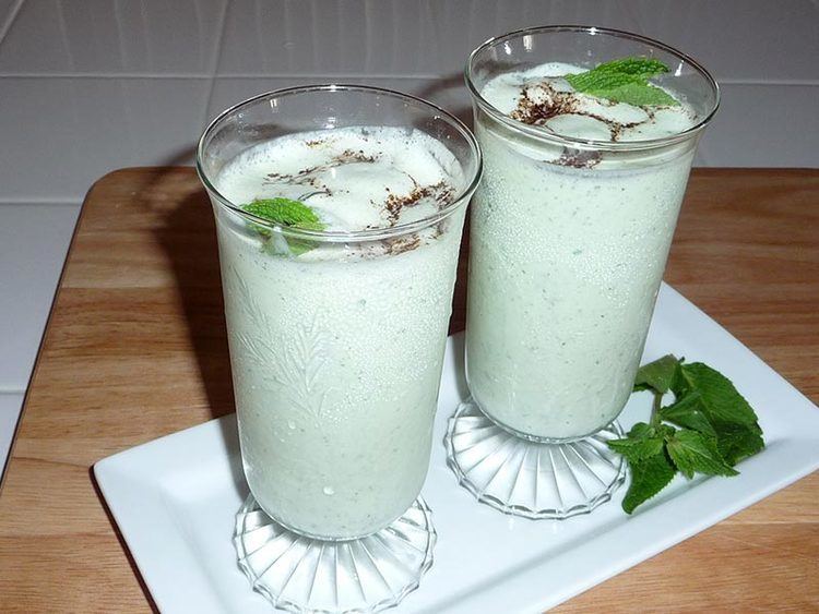 Lassi Salted Mint Lassi Salted Yogurt Drink Manjula39s Kitchen Indian