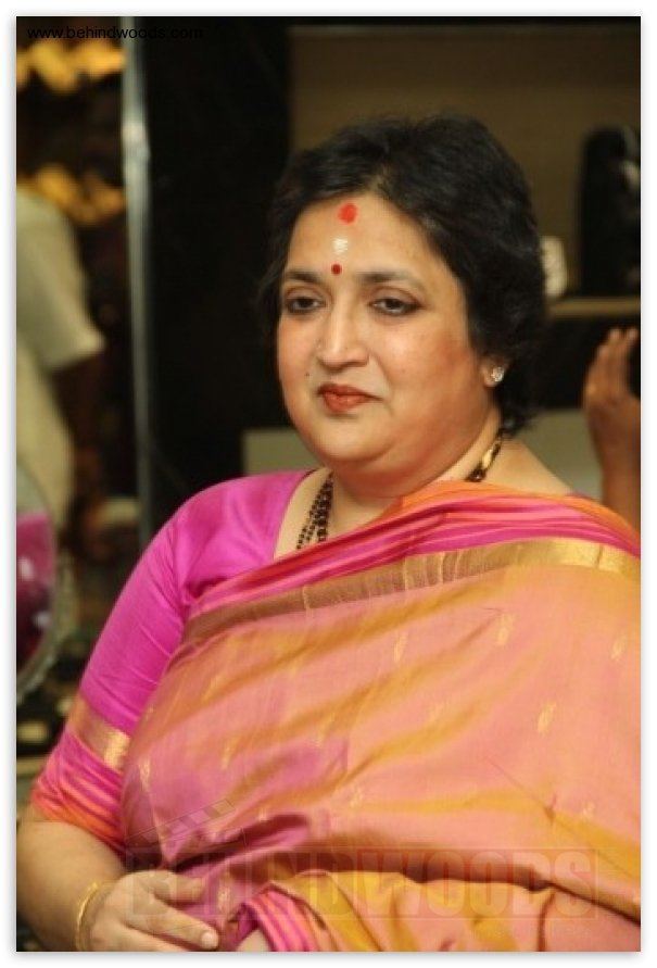 Latha Rajinikanth Aishwarya Dhanush Latha Rajinikanth At NAC Tamil Event