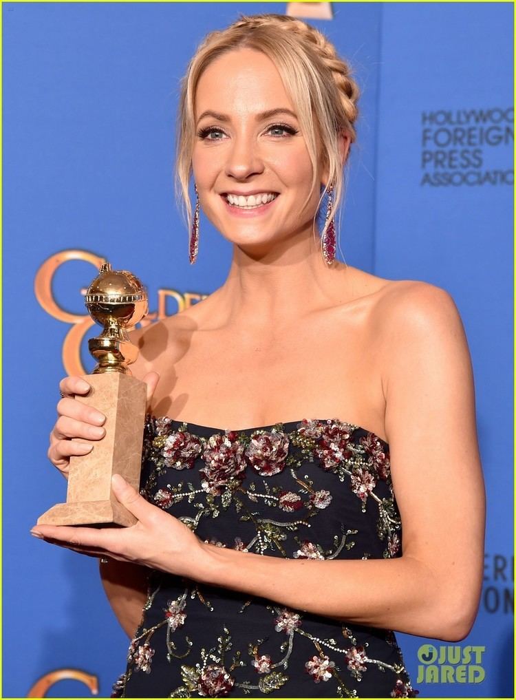 Laura Carmichael Joanne Froggatt WINS Best Supporting Actress For Downton Abbey at