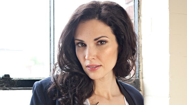 Laura Mennell Laura Mennell Is An Alpha Female CraveOnline