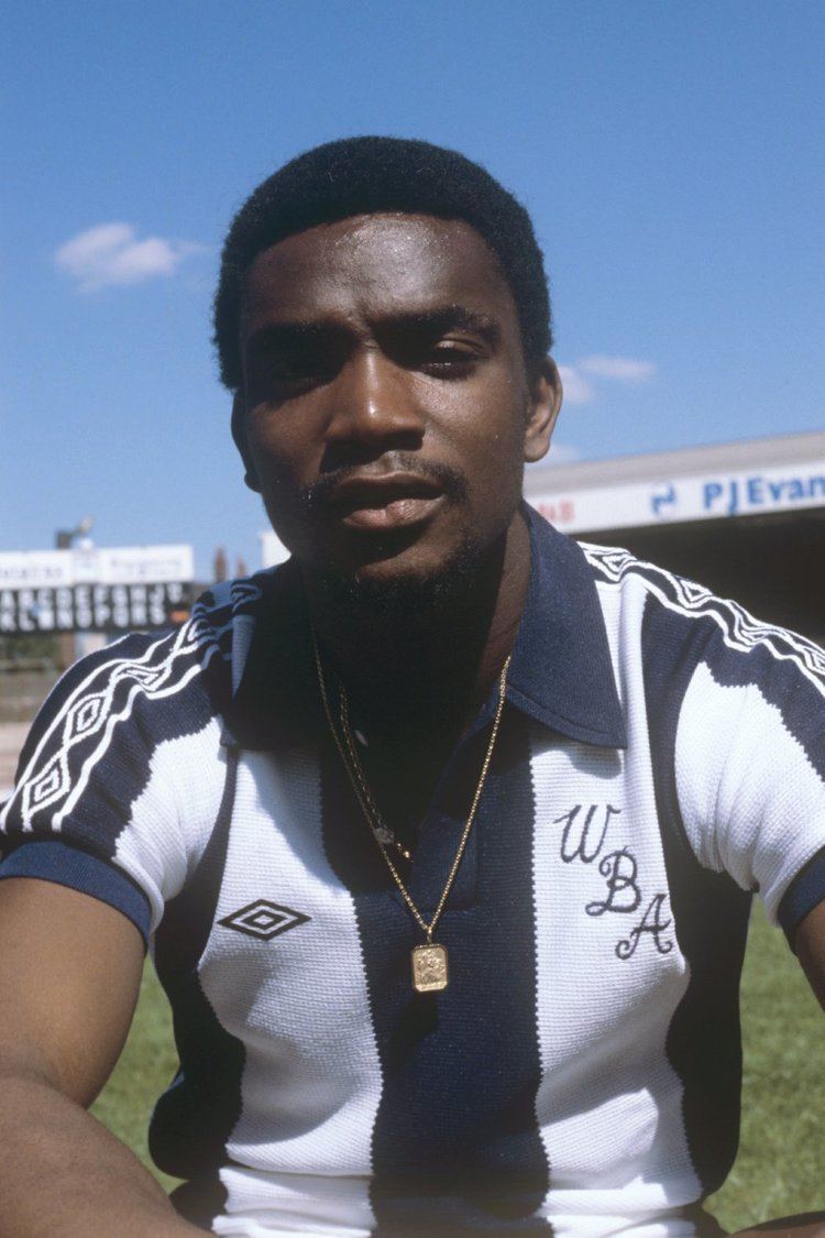 Laurie Cunningham 10 Ultra Cool Photos Of Laurie Cunningham In His Pomp