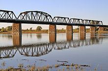 Laurier Railway Bridge httpsuploadwikimediaorgwikipediacommonsthu
