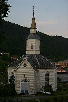 Lavik Church httpsuploadwikimediaorgwikipediacommonsthu