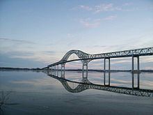 Laviolette Bridge httpsuploadwikimediaorgwikipediacommonsthu