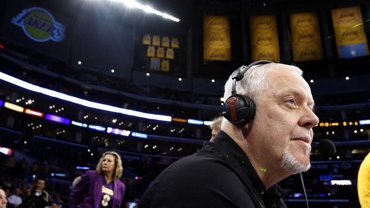 Lawrence Tanter Lawrence Tanter is a familiar voice in an unfamiliar Lakers season