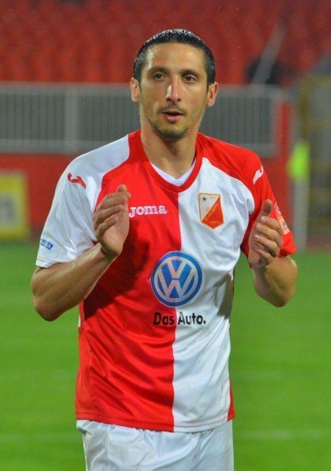 Lazar Veselinović Vojvodina se obrukala Veselinovi igrao i pored suspenzije BLIC SPORT