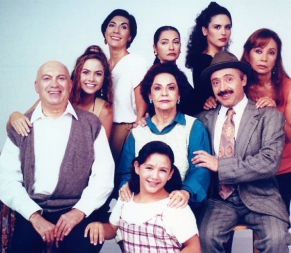 The casts of the 1995 film "Lazos de Amor"