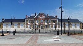 Le Coudray-Montceaux httpsuploadwikimediaorgwikipediacommonsthu
