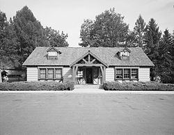 Leavenworth Ranger Station httpsuploadwikimediaorgwikipediacommonsthu