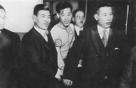 Lee Bong-chang httpsuploadwikimediaorgwikipediacommonsdd