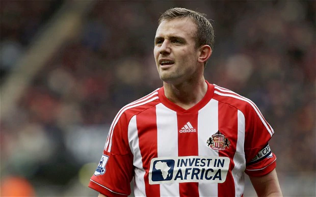 Lee Cattermole Sunderland manager wants subservience from Lee Cattermole