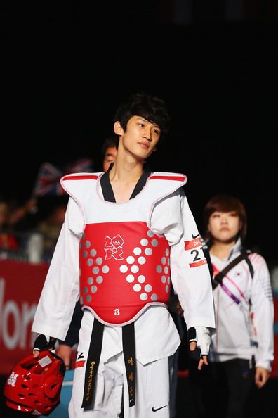 Lee Dae-hoon Dae Hoon Lee Pictures Olympics Day 12 Taekwondo Zimbio