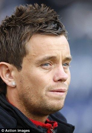 Lee Hendrie idailymailcoukipix20100818article00AD53