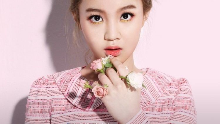 Lee Hi Lee Hi Releases MV for quotRosequot and Album First Love Soompi