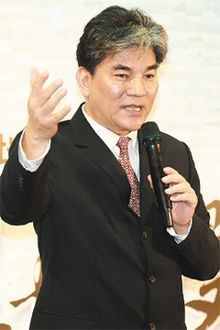 Lee Hong-yuan httpsuploadwikimediaorgwikipediacommonsthu
