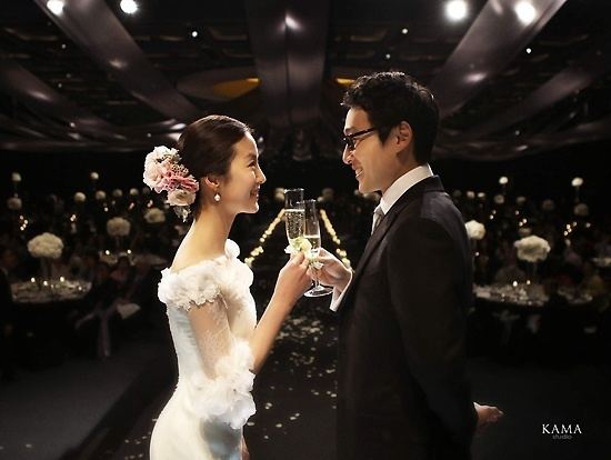 Lee Hwi-jae Comedian Lee Hwi Jae Marries Florist Moon Jeong Won Soompi