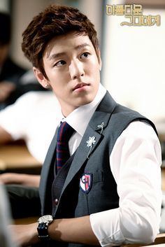 Lee Hyun-woo (actor) Flower Boys on Pinterest Lee Hyun Woo Cnblue and Jung