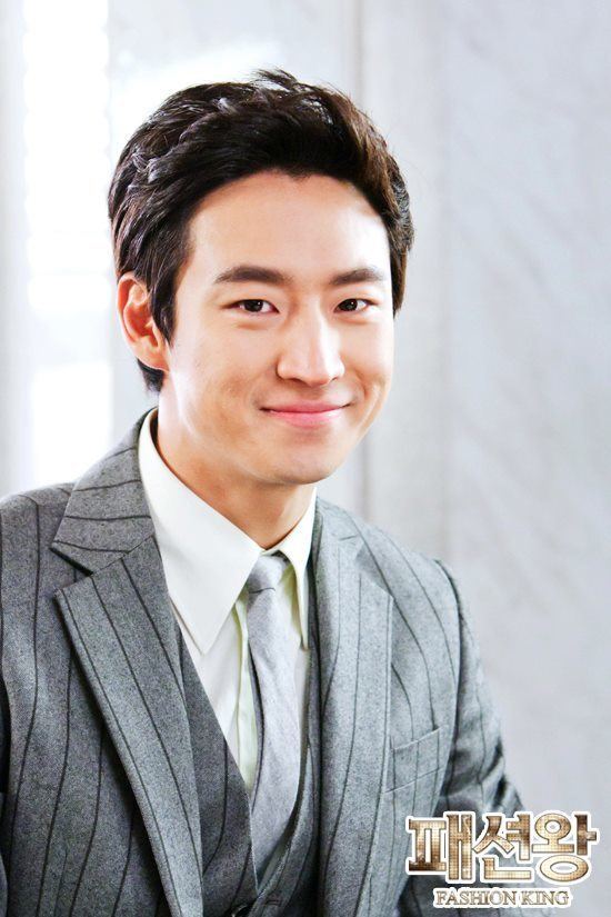 Lee Je-hoon Lee Je Hoon as Jung Jae Hyuk Fashion King Photo