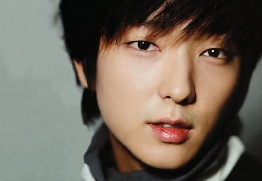 Lee Jun-ki Lee Jun Ki Confirmed as Male Lead for Vampire Drama quotThe