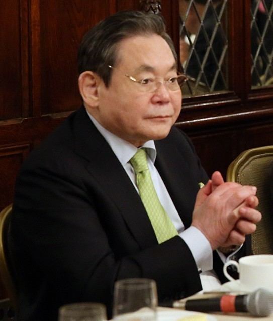Lee Kun-hee httpsuploadwikimediaorgwikipediacommonsff