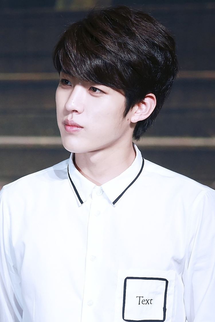Lee Sung-yeol FileLee Sungyeol at press conference High School Love