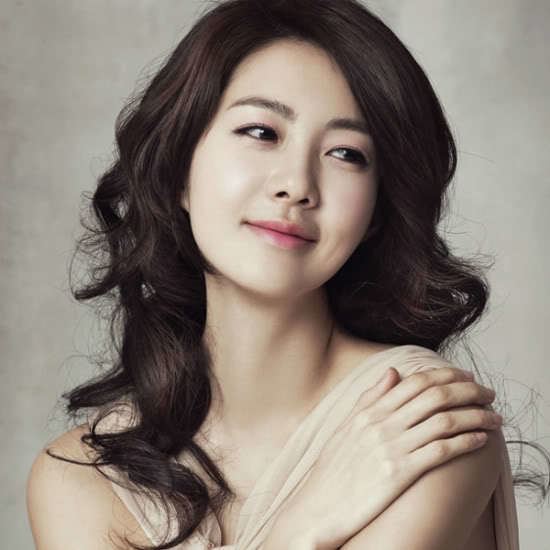 Lee Yo-won Lee Yowon and Jo Seungwoo star in The Horse Healer