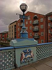 Leeds Bridge httpsuploadwikimediaorgwikipediacommonsthu