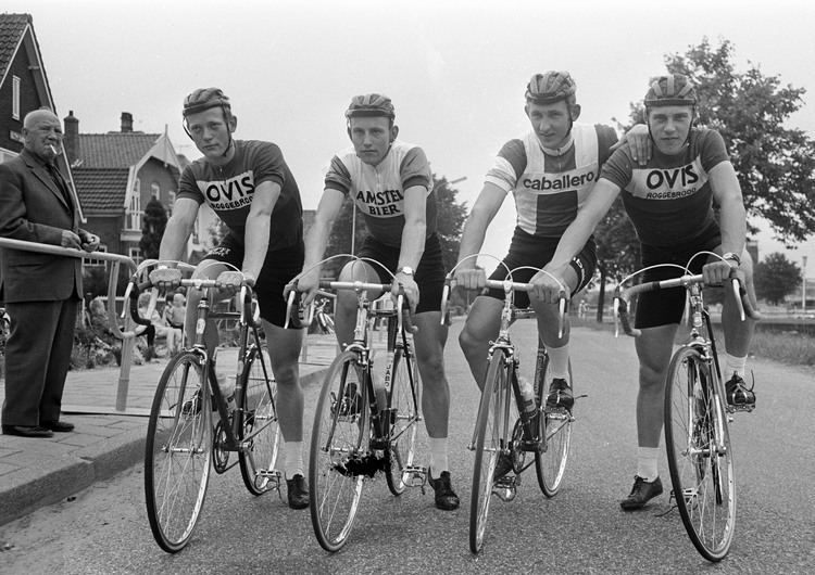 Leen de Groot FileRen Pijnen Joop Zoetemelk Leen de Groot Jan Krekels 1968