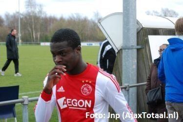 Leeroy Owusu Leeroy Owusu verlengt contract AjaxTotaal Ajax nieuws