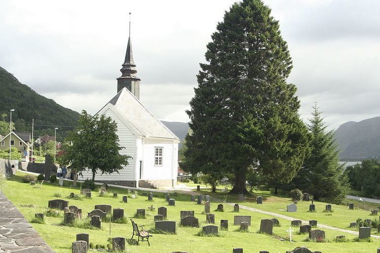 Leikanger Church (Herøy)