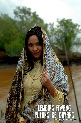 Lembing Awang Pulang Ke Dayang (film) Kumpulan Gambar Pertunangan Fasha Sandha Milo Panass Cerita Artis