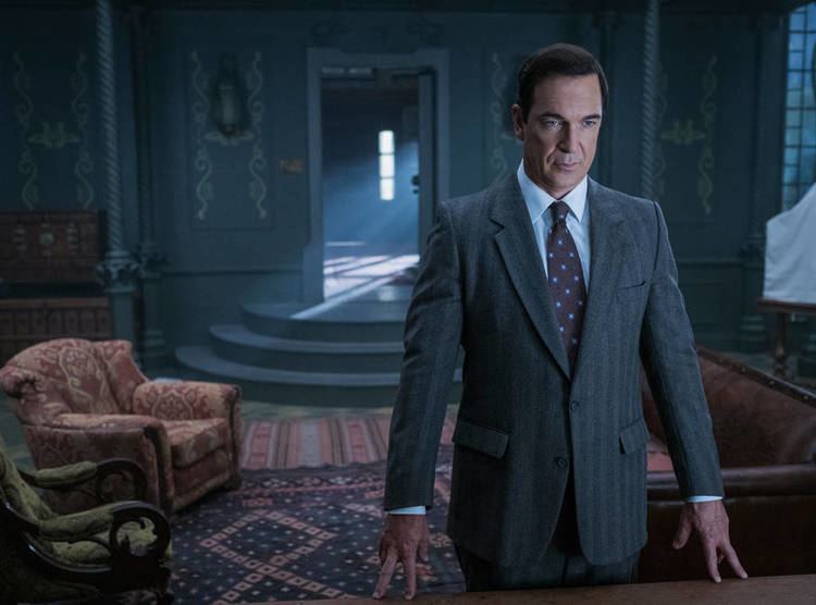 Lemony Snicket Lemony Snicket39s A Series of Unfortunate Events Gets a Premiere Date