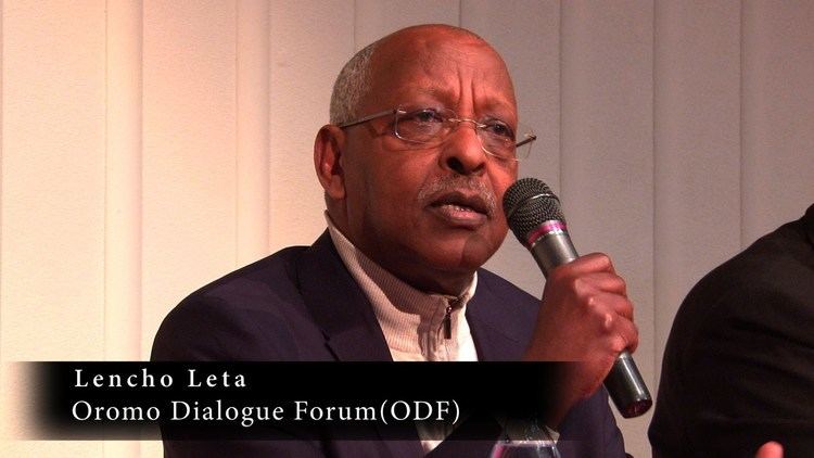 Lencho Letta Oromo Dialogue forum leaderLencho Letta and his political entourage