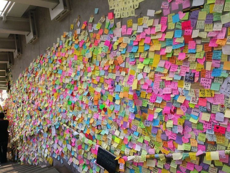 Lennon Wall (Hong Kong) httpsuploadwikimediaorgwikipediacommonscc