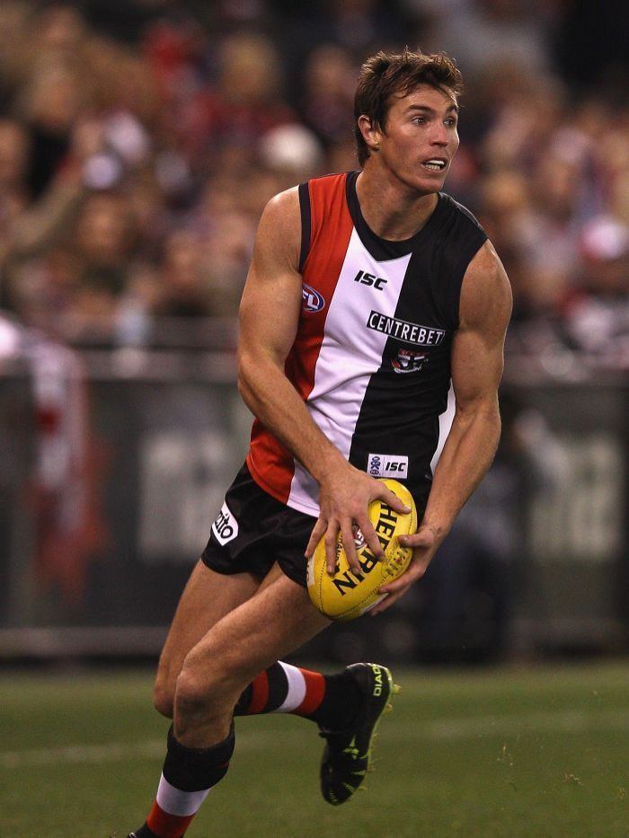 Lenny Hayes St Kilda39s Lenny Hayes announces retirement from AFL ABC