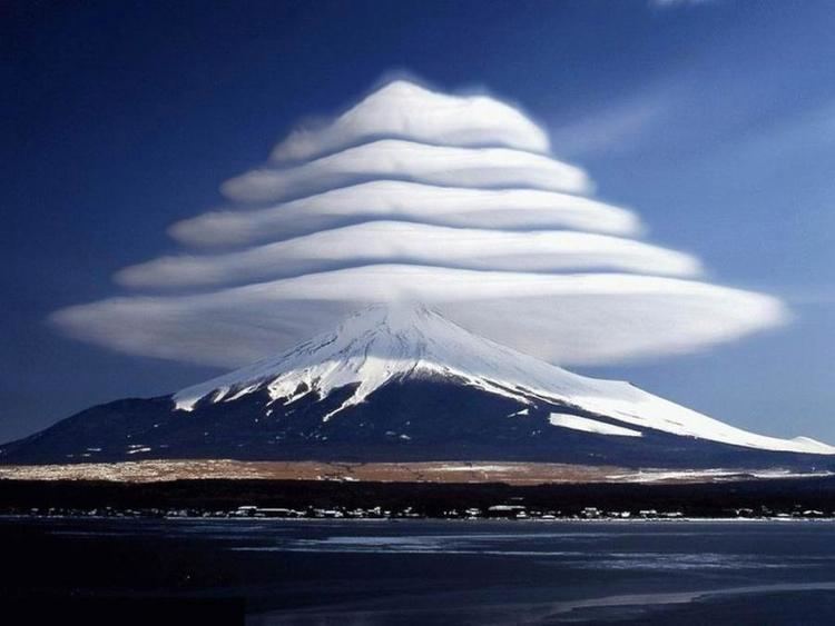 Lenticular cloud Lenticular Clouds Facts Interesting Facts