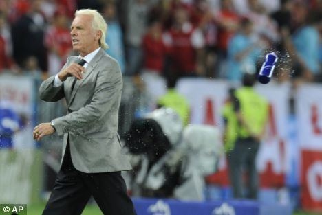 Leo Beenhakker Coach Beenhakker accuses Webb of knocking the Poles out of Euro 2008