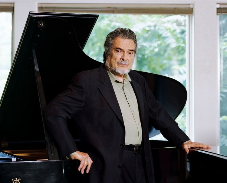 Leon Fleisher Pianist Leon Fleisher and His Nine Lives Season Ticket