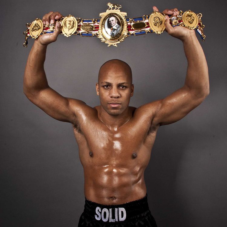 Leon Williams (boxer) Leon Williams with Boxing Gloves On Team Solid