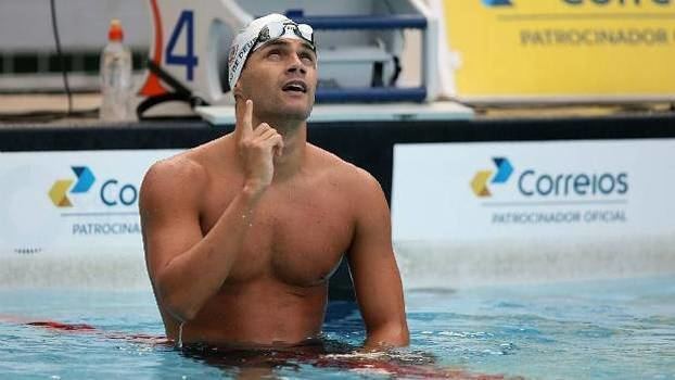 Leonardo de Deus Leonardo de Deus faz melhor tempo do mundo nos 200m