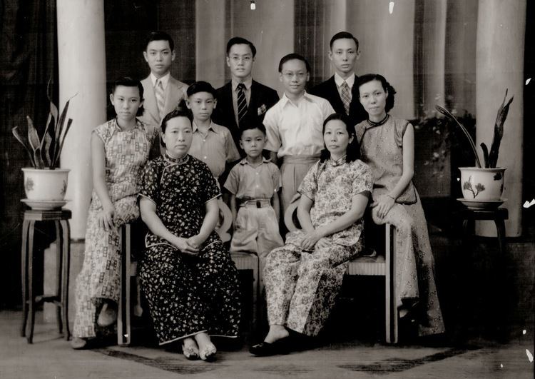 Leong Sin Nam Dr Oon Keong Leong Leong Sin Nam and Family