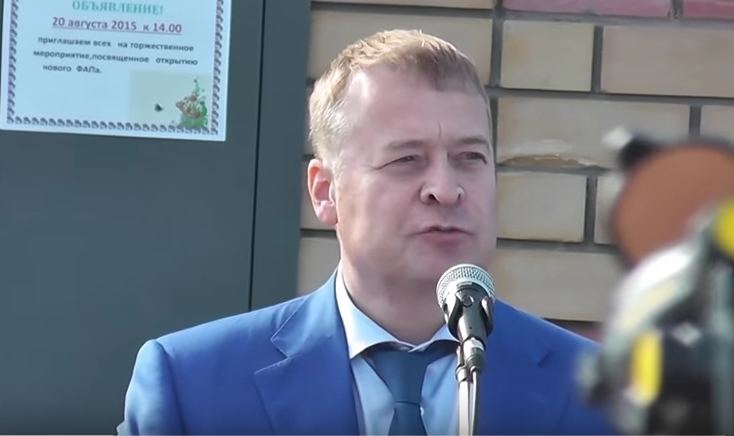 Leonid Markelov Governor of Mari El promised to dig up a village road