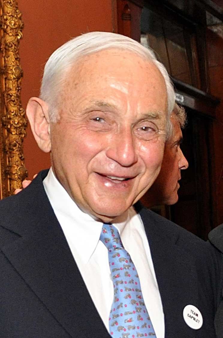 Les Wexner Wexner Remains Wealthiest Ohioan WCBE 905 FM