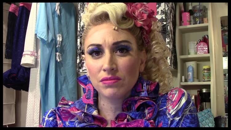 Lesli Margherita Looks Not Books Backstage at quotMatildaquot with Lesli