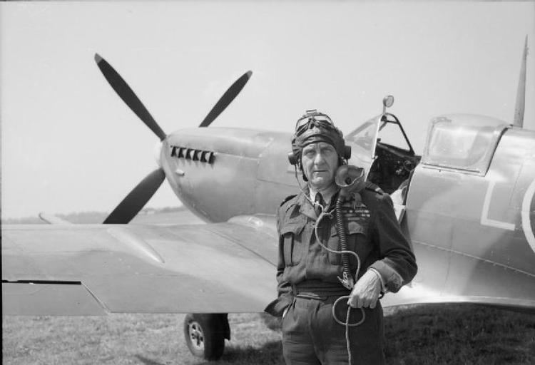 Leslie Brown (RAF officer)