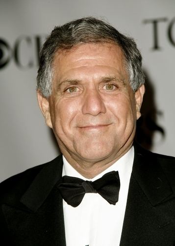 Leslie Moonves Les Moonves Unloads 221M Of CBS Stock As Part Of Estate