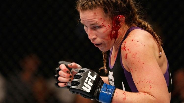 Leslie Smith (fighter) Eye for an Ear UFC Fighter Leslie Smith39s Ear Explodes