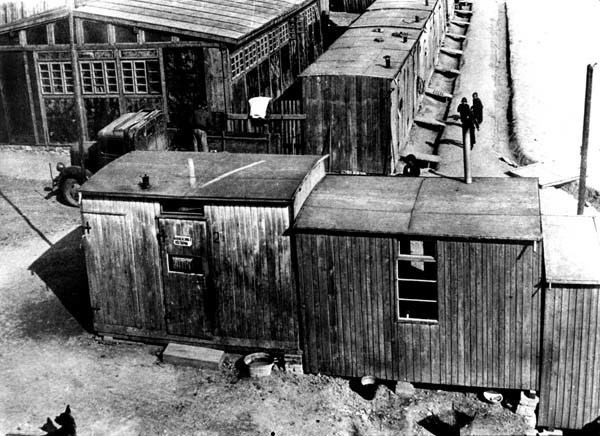 Lety concentration camp cholocaustczfilesoldimagesromletybarakyjpg