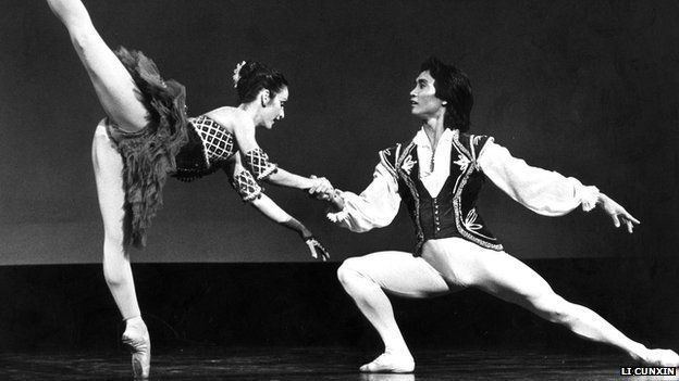 Li Cunxin My Day Ballet director Li Cunxin BBC News